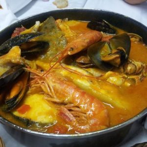 caldereta de pescado y mariscos