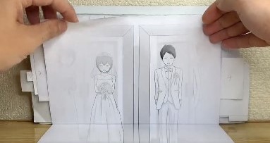 ノートに仕掛けを作って物語を作りました