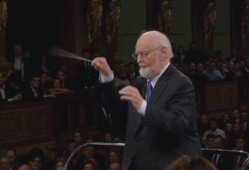 John Williams dirigiendo la Orquesta Filarmónica de Viena