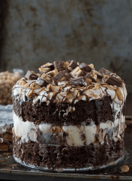 SNICKERS BAR ICE CREAM CAKE