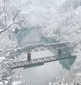 ドローンで撮影した雪の福島は圧巻の美しさ